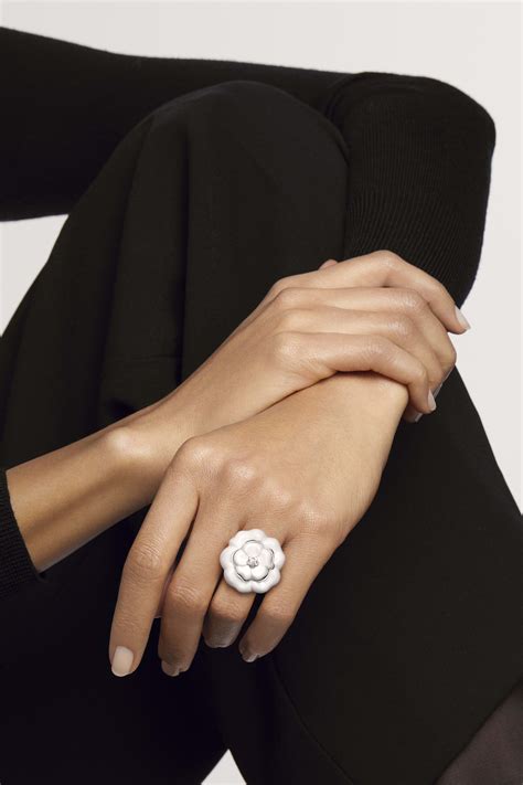 bague chanel camelia ceramique|Bagues Chanel Camélia pour Femme .